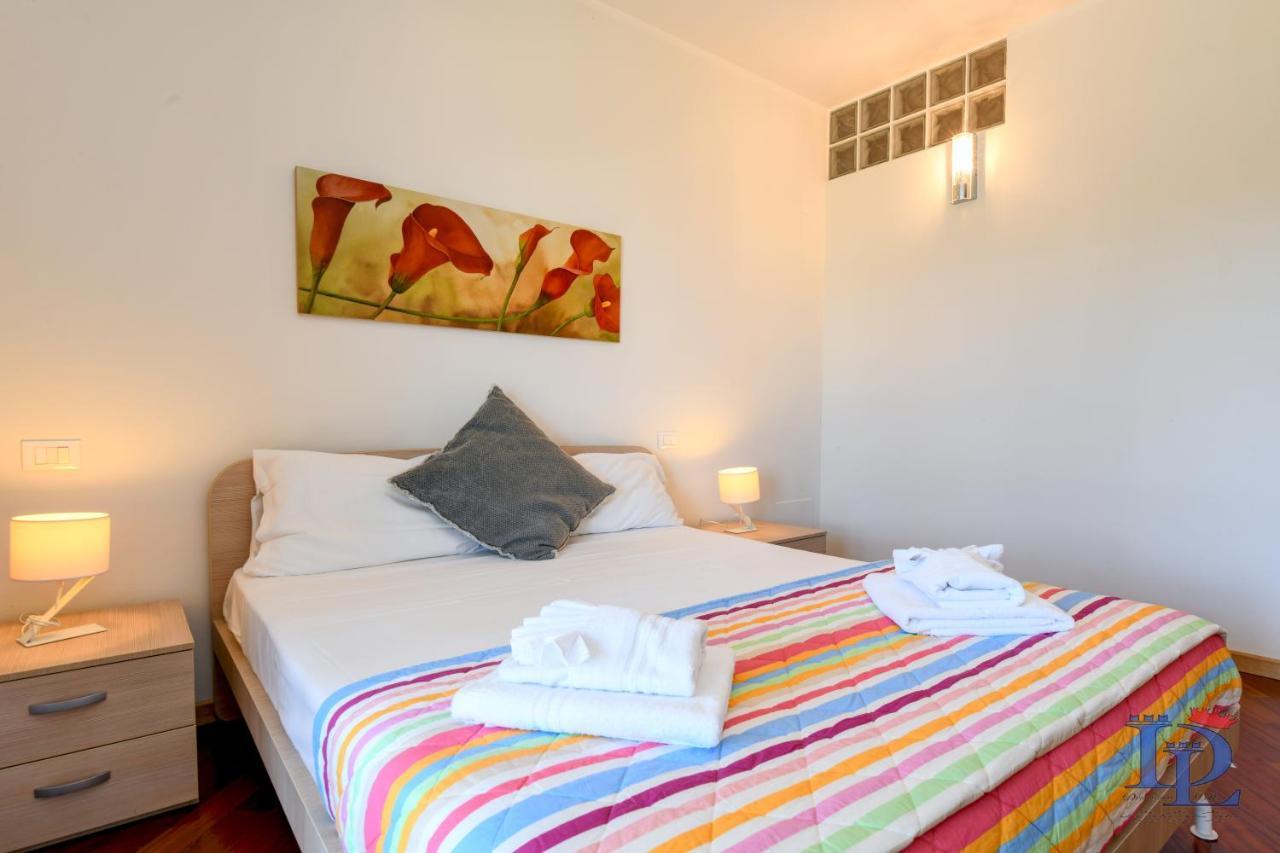 Desenzanoloft Official Partner Marriott Homes & Villas -Butterfly And 5 Pools Family Apartment Desenzano del Garda Buitenkant foto