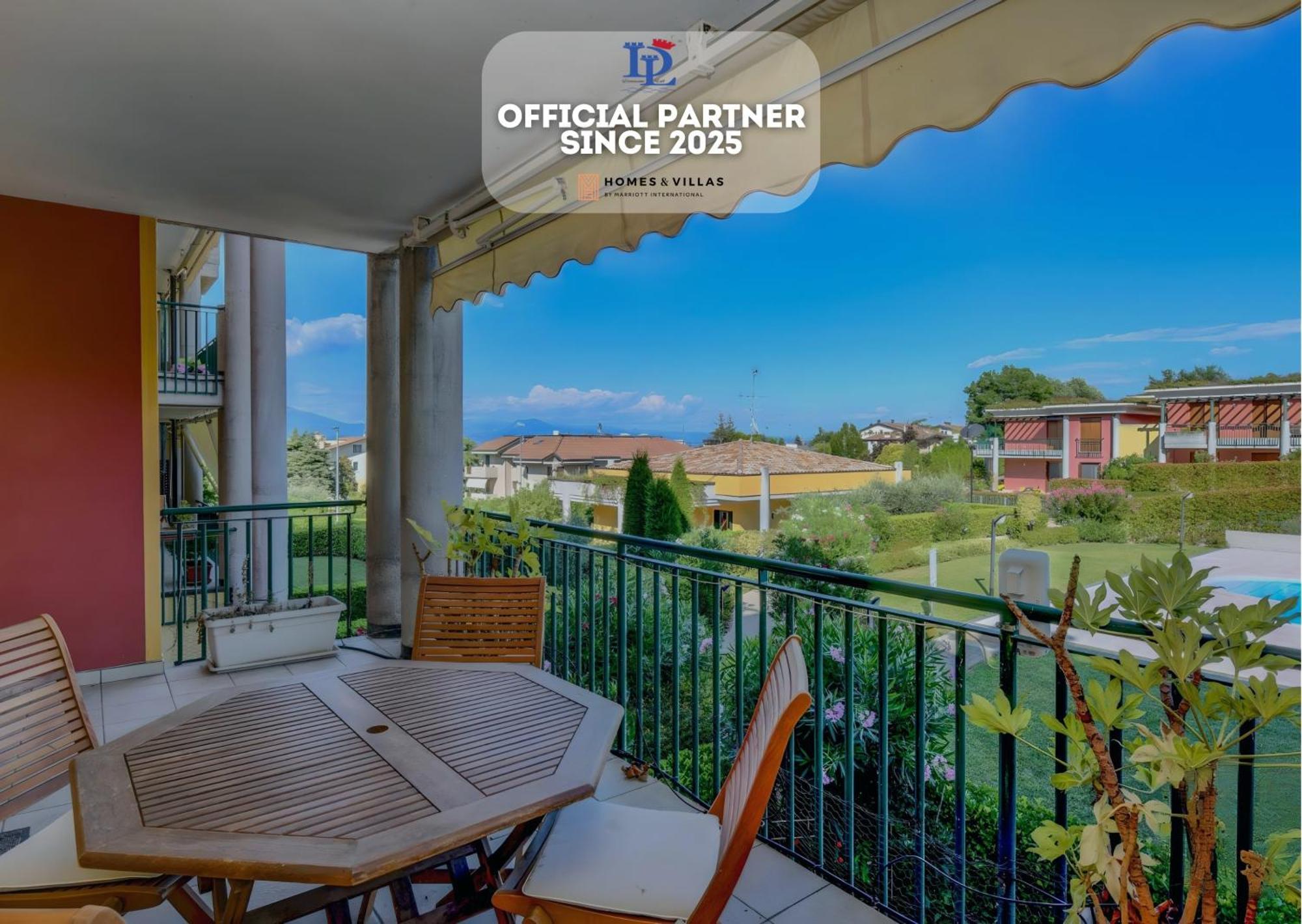 Desenzanoloft Official Partner Marriott Homes & Villas -Butterfly And 5 Pools Family Apartment Desenzano del Garda Buitenkant foto